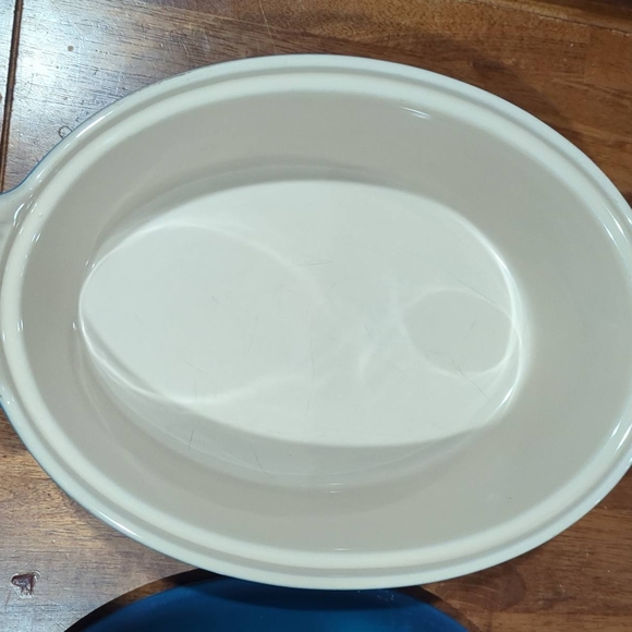 Le Creuset Ocean Blue Cast Iron Dutch Oven - Picture 3 of 5